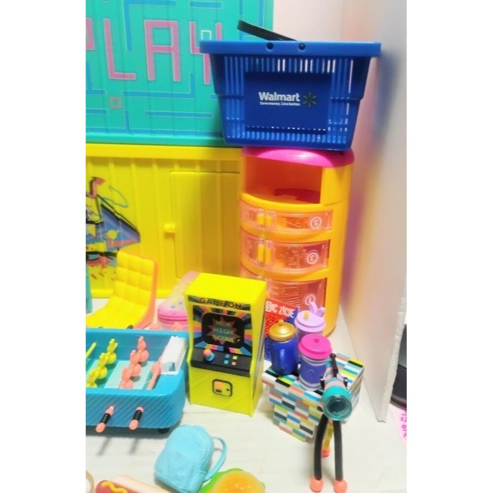 MASSIVE MGA ENTERTAINMENT LOL SURPISE DOLL CLUBHOUSE PLAYSET ACCESSORY LOT - Picture 4 of 9